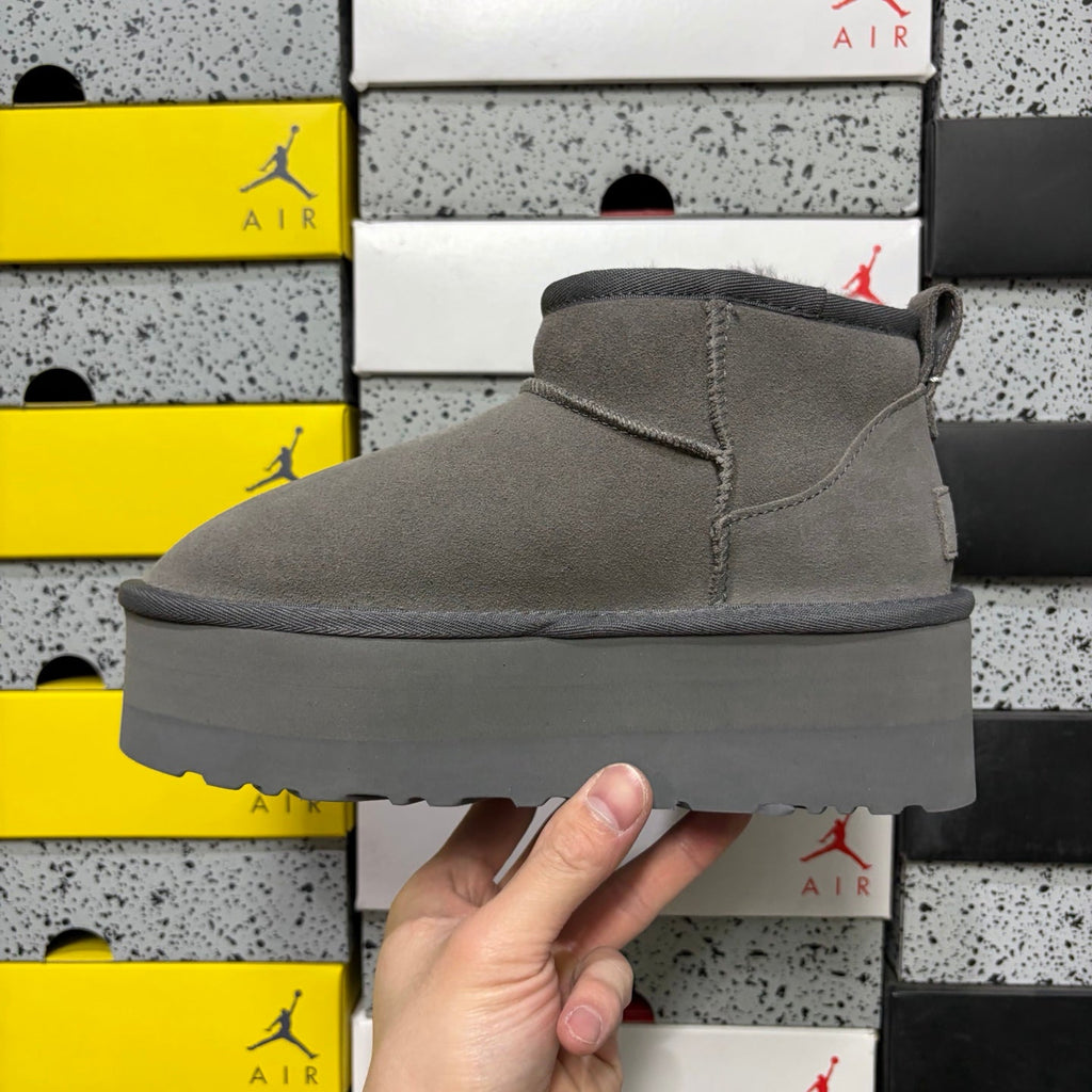 UGG Classic Ultra Mini Platform Boot – Suede Ankle Boot with Shearling Lining, Tonal Cross-Strap Closure & All-Grey Chunky Platform Sole in Grey