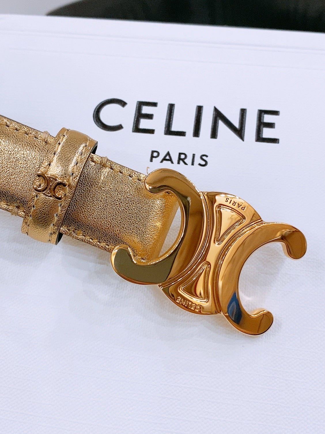 CELINE 25S TRIOMPHE BELT 25MM IN GOLD CALFSKIN GOLD HARDWARE 570966