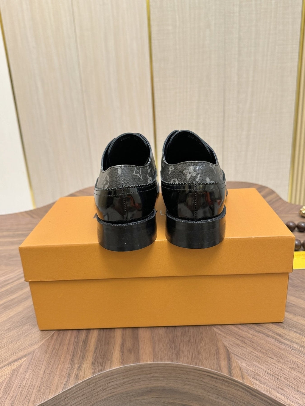 Louis Vuitton Black and Gray Lace-Up Dress Shoes