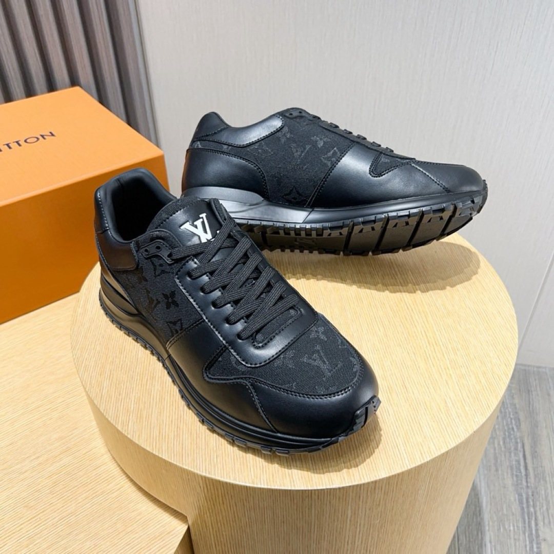 Louis Vuitton Black & Dark Gray Low-Top Sneakers - Padded Collar