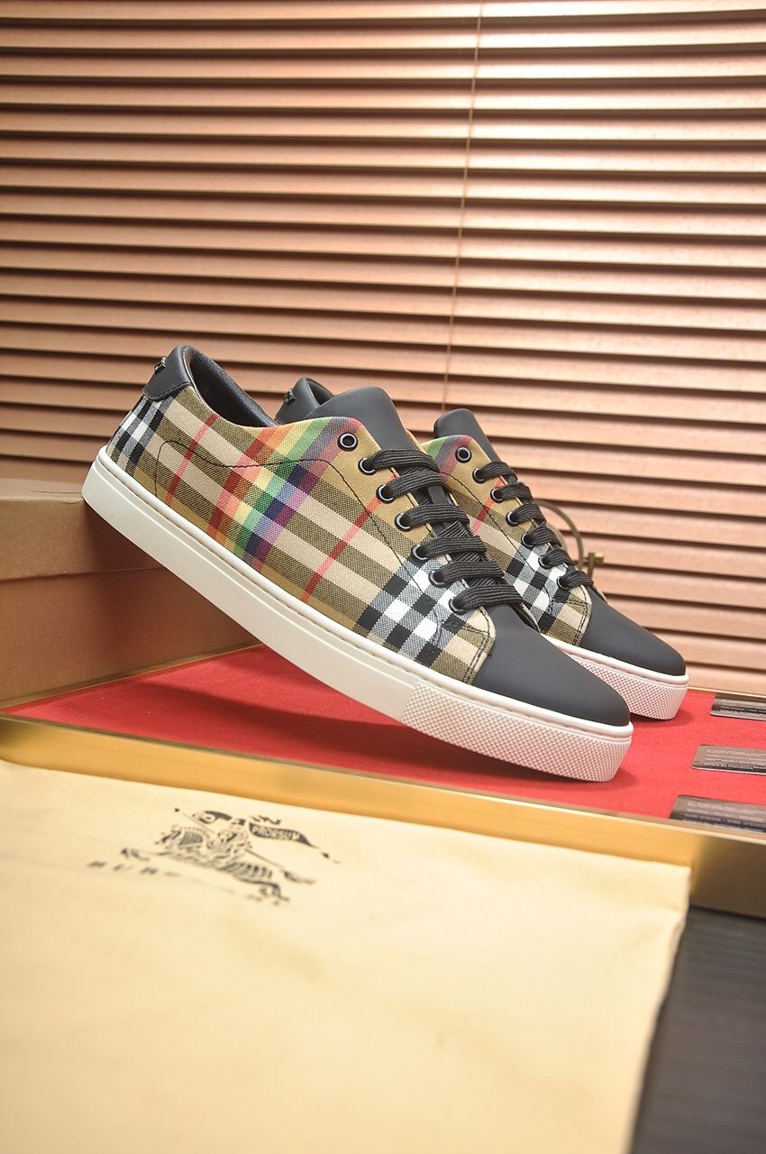 Burberry Beige Check Low-Top Sneakers - Padded Collar