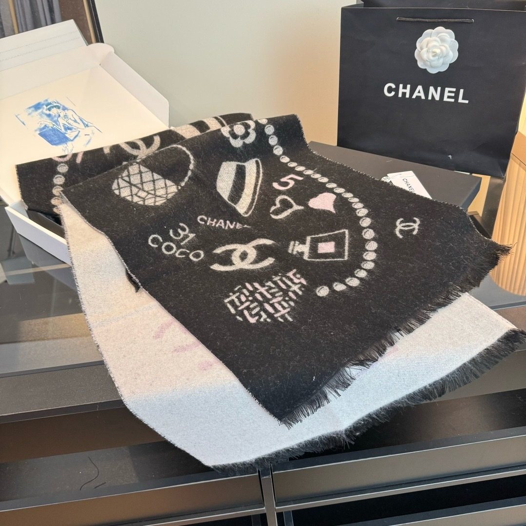 Chanel Black Pearl Motif Scarf