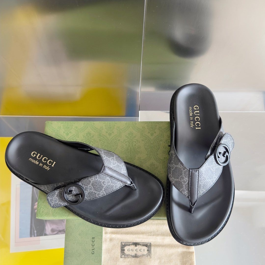 Gucci Black and Gray Monogram Toe-Post Sandals
