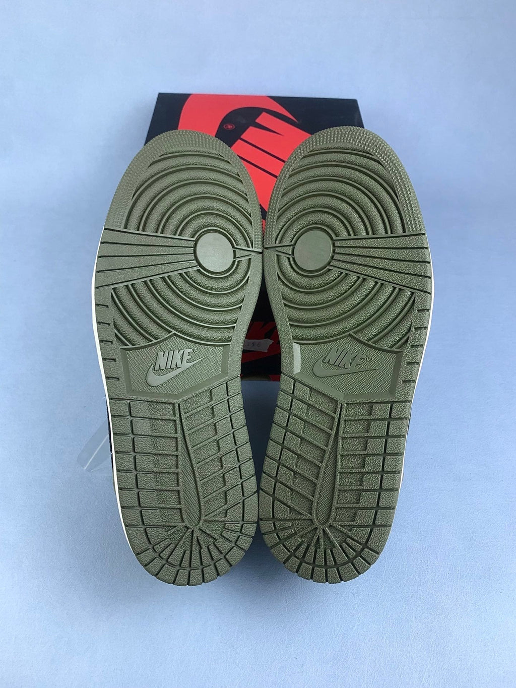 Air Jordan 1 Low Medium Olive Suede Unisex Sneakers HQ6998-200
